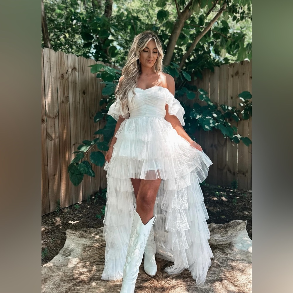 Punchy blonde - sweep me off my feet maxi dress